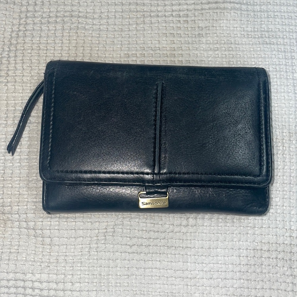 Great condition genuine leather multi functional wallet